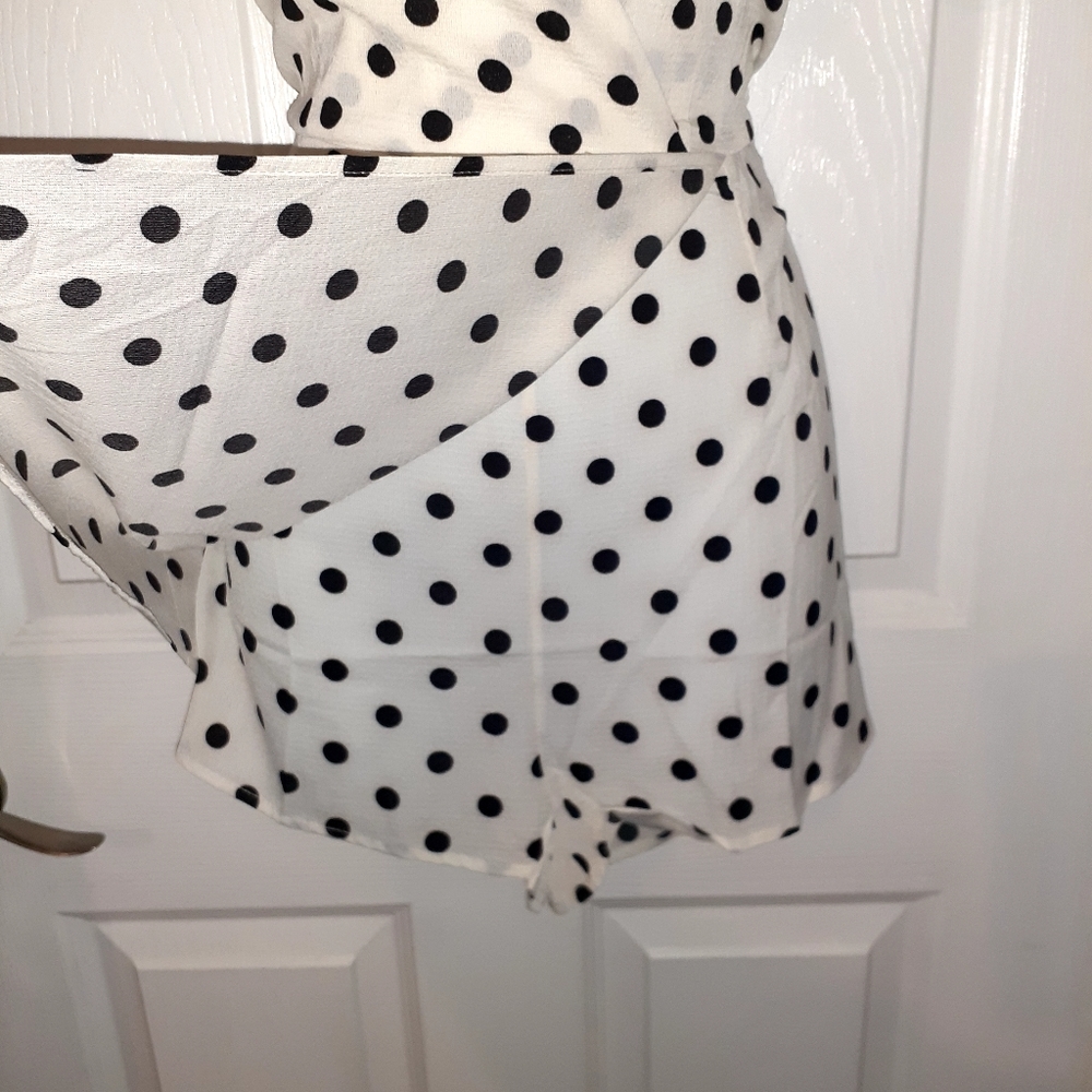 Short/romper - Picture 3 of 4